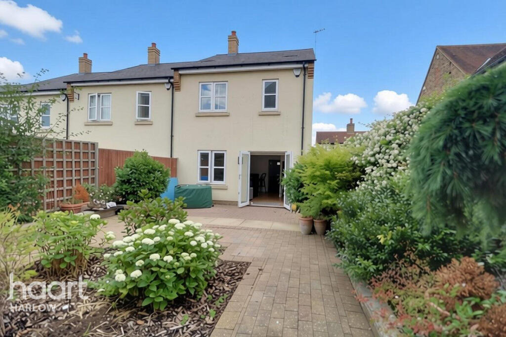 17 High Street, Harlow photo 4