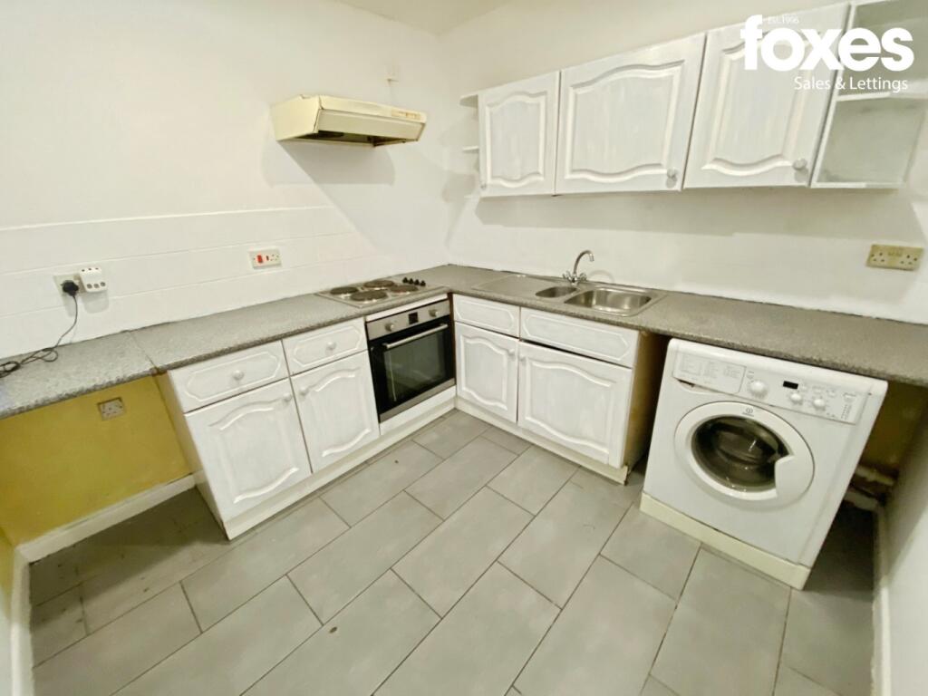 West Cliff Studios, 9 Durley Gardens, Bournemouth, Dorset, BH2 5HU photo 5