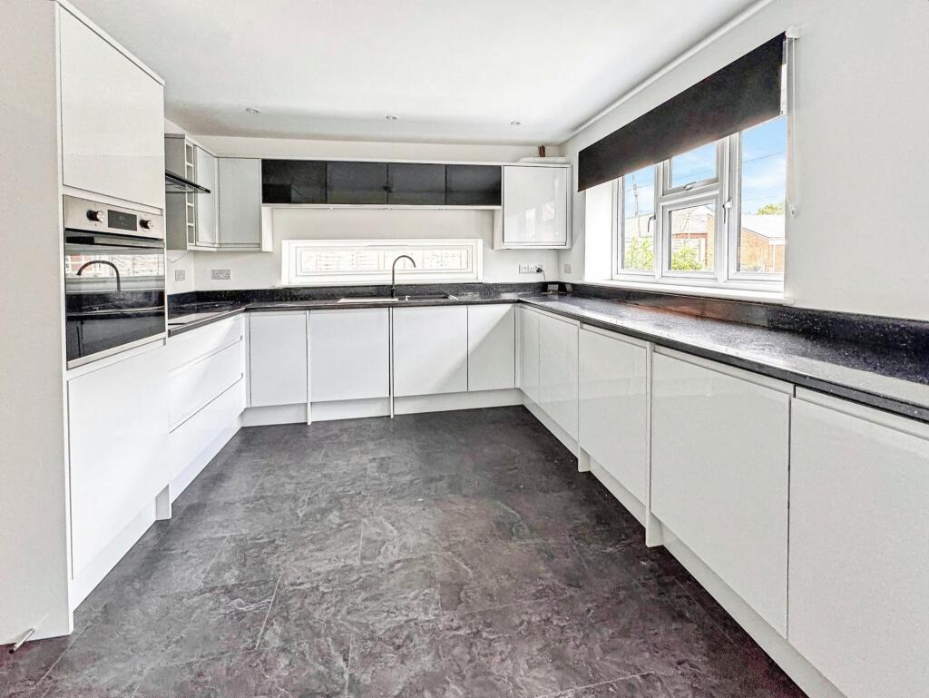 School Road, Durrington, Salisbury - View 3