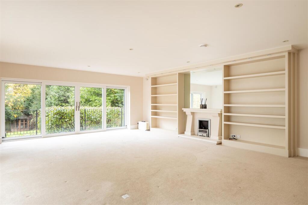 House in Reigate and Banstead, Meadvale - View 5