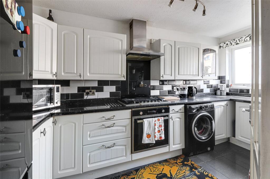 Burwood Road, Torrington, Devon, EX38 photo 2