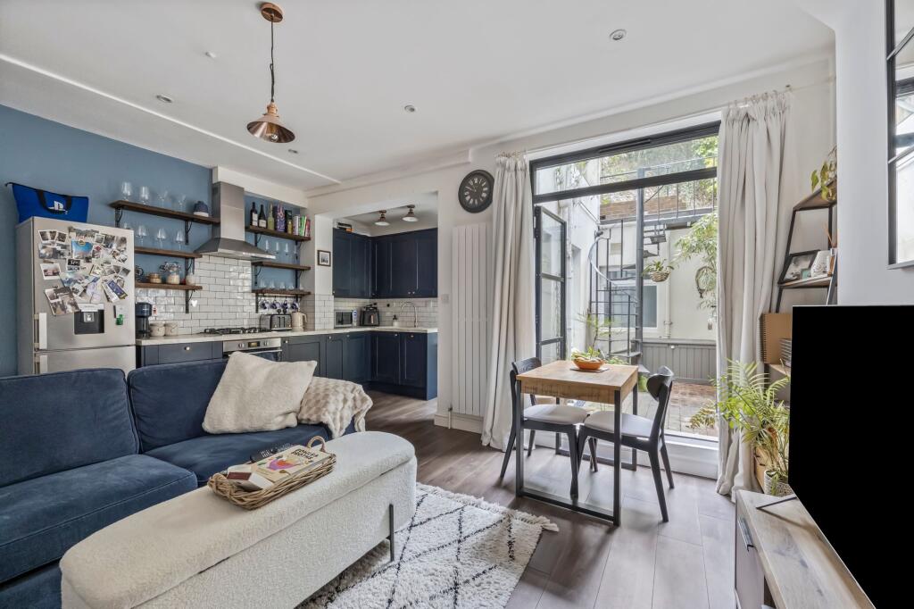 Apartment in Brighton - View 3