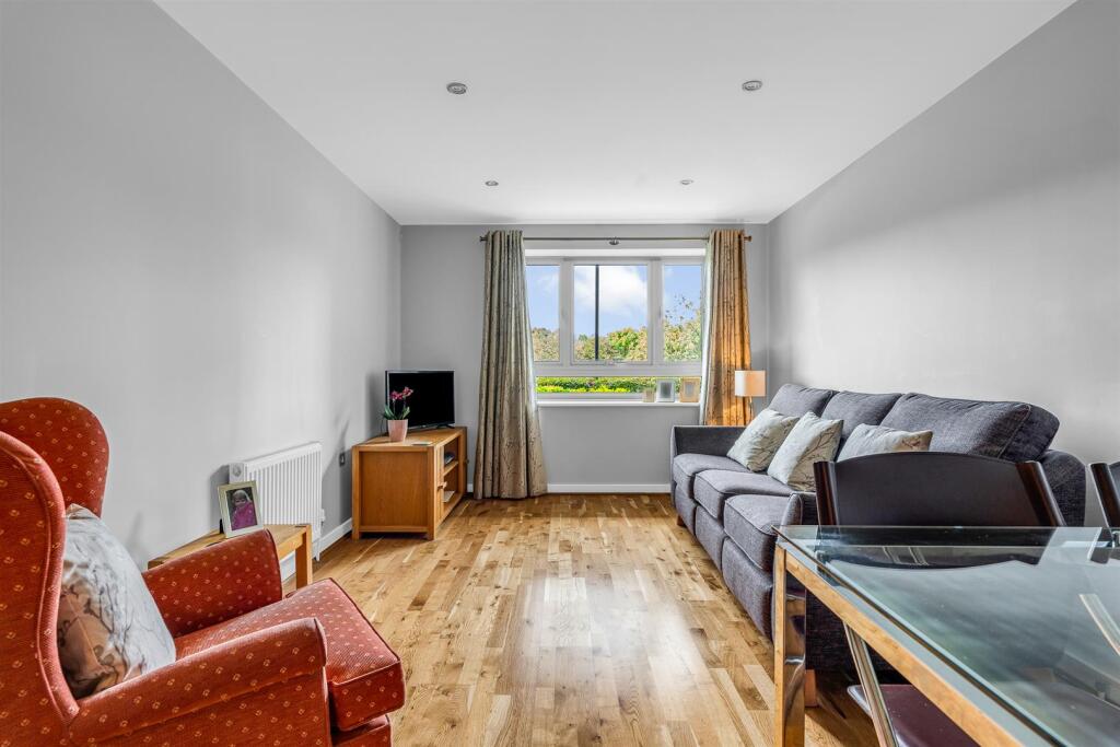 Apartment in Stevenage - View 4