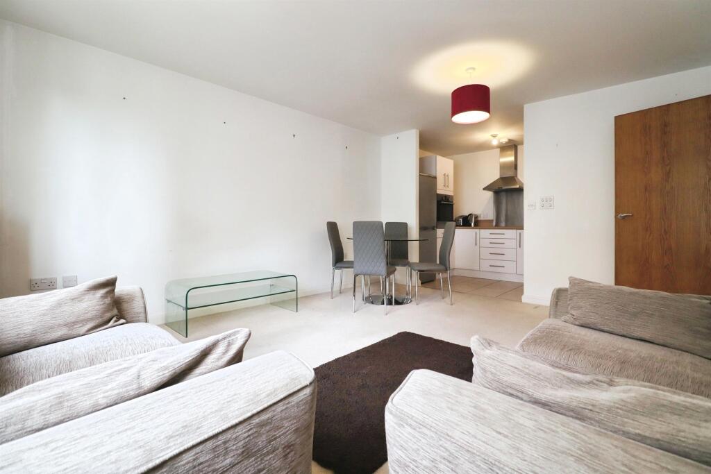 Apartment in Cardiff - View 4