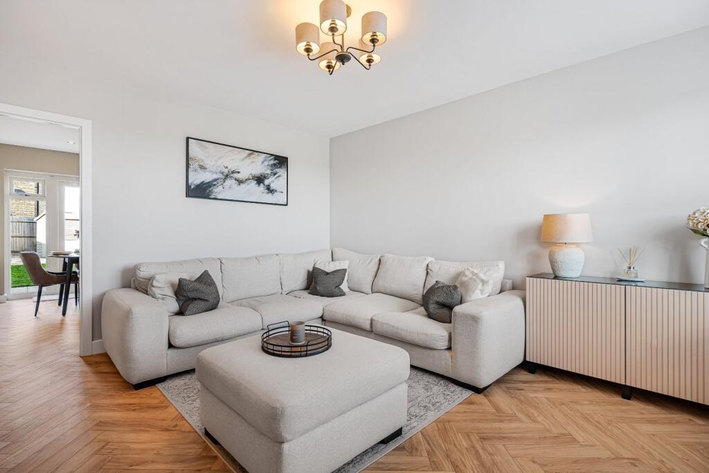 Spire View, Cirencester, Gloucestershire, GL7 photo 3