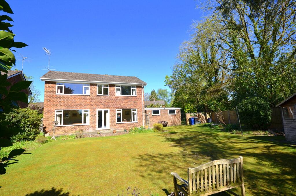 House in Waverley, Cranleigh - View 4