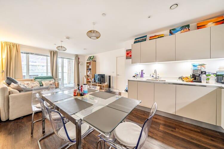 Apartment in London - More
