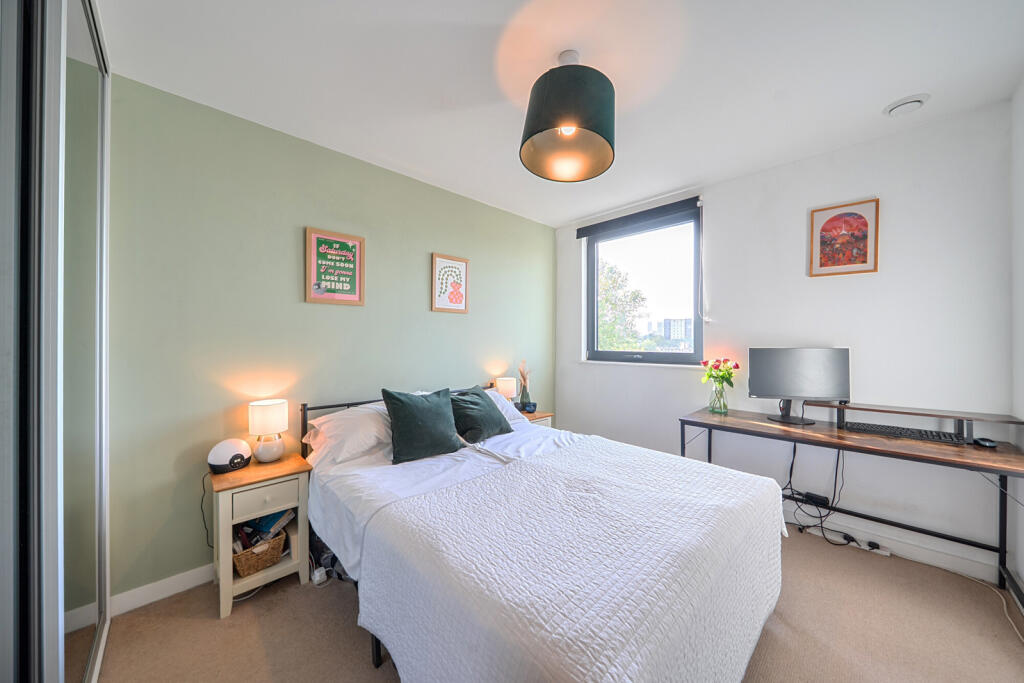 Apartment in London - View 5