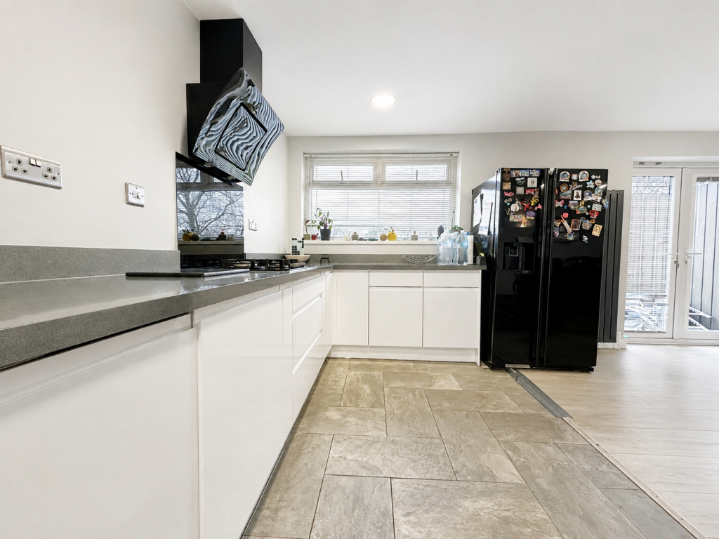 House in Stockport, Edgeley Shopping Centre, Shaw Heath - View 2