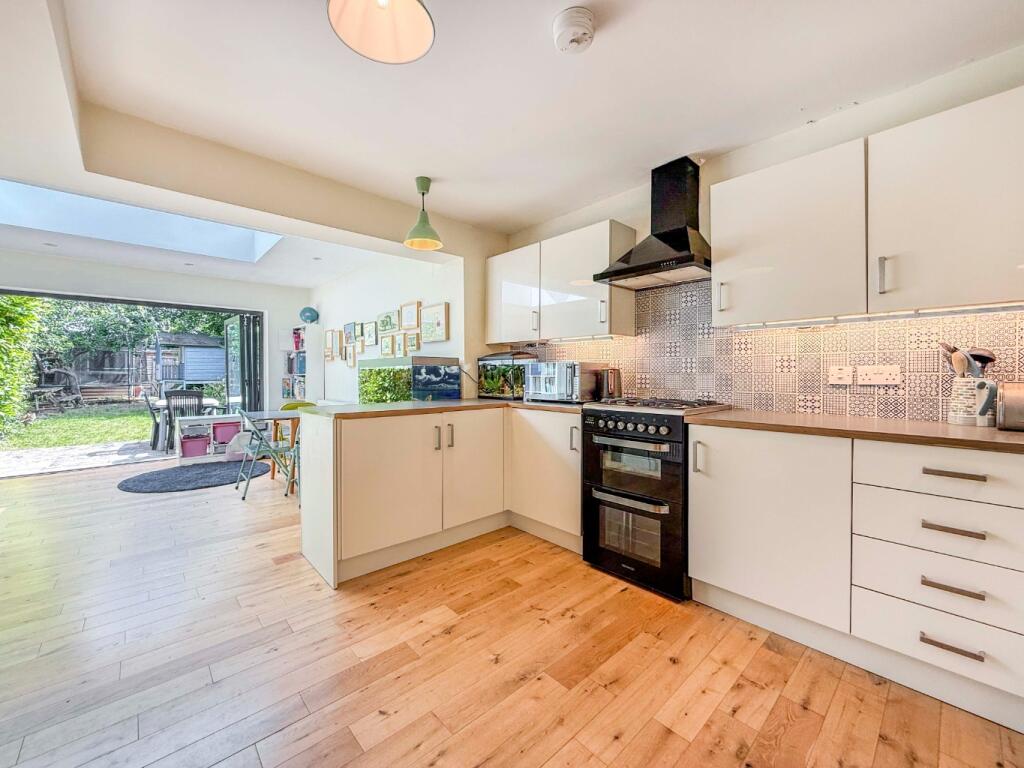 Howard Road, Wokingham - View 5