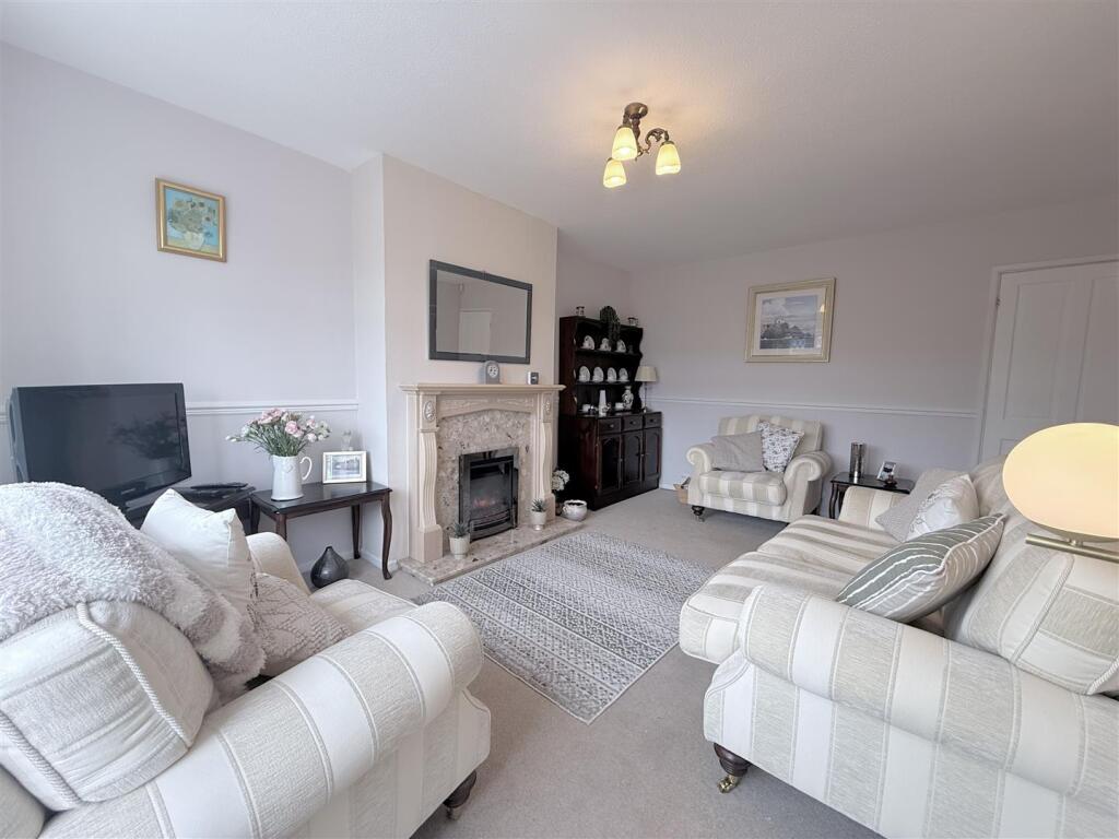 Greenhill Drive, Aberdare photo 3