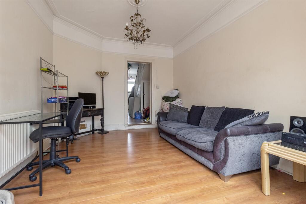 House in Brighton - View 2