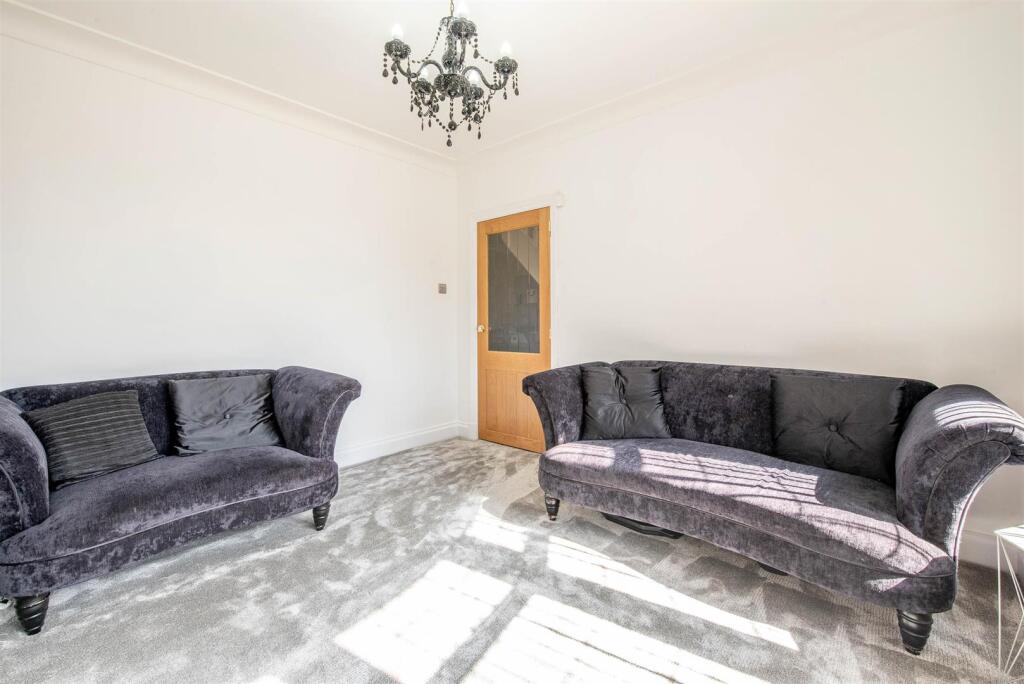 Willow Trees Drive, Blackburn - Поглед 5
