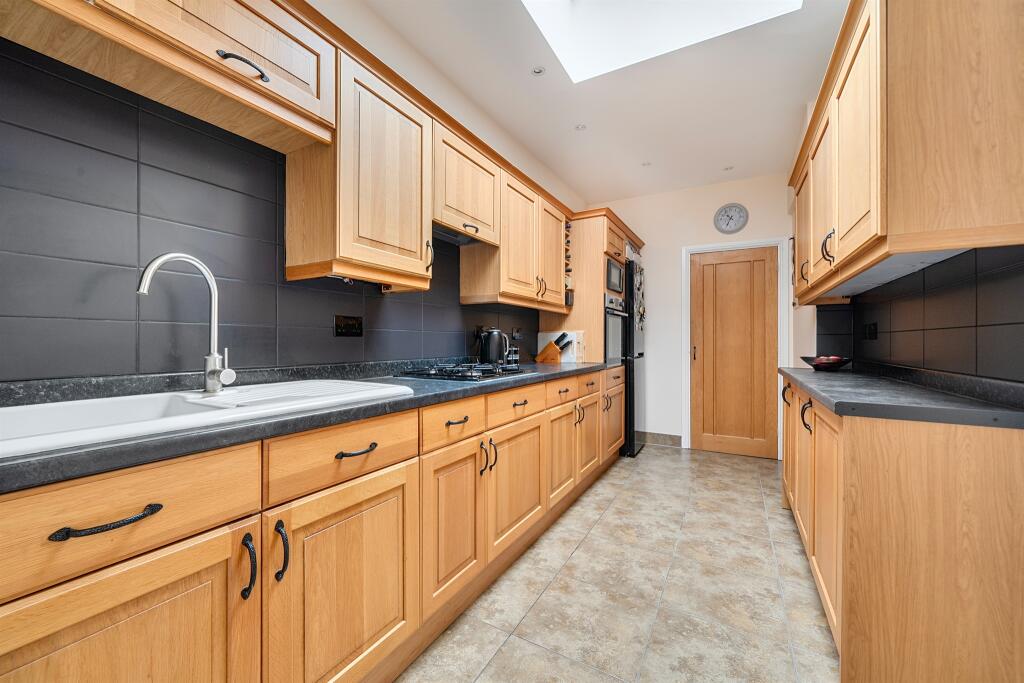 House in London - View 5