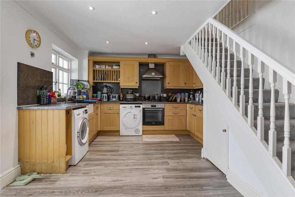 House in Gillingham, Medway - View 5