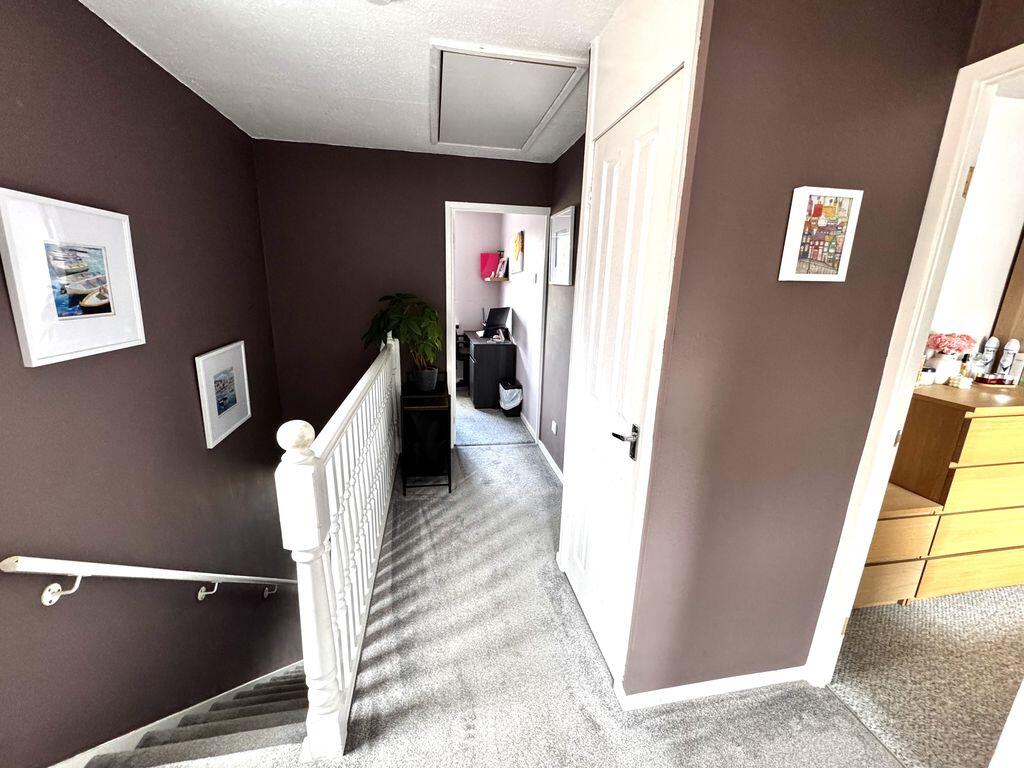 House in Nuneaton and Bedworth, Grove Farm, Stockingford - More
