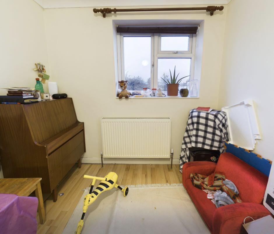 House in London, Beavers, Cranford - View 3