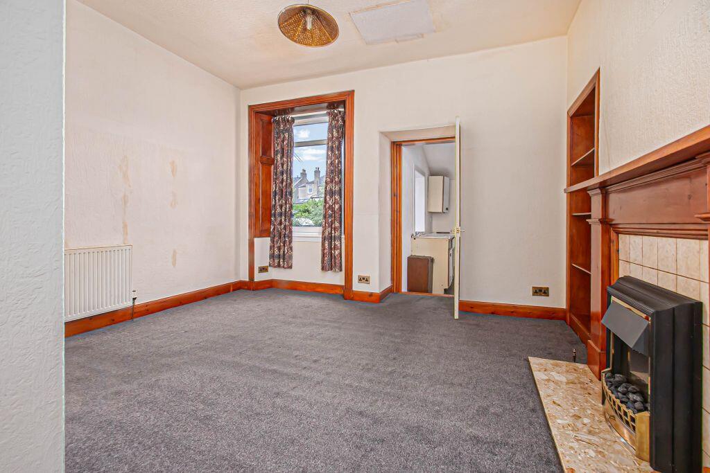 Apartment in Dunfermline, Fife - View 5