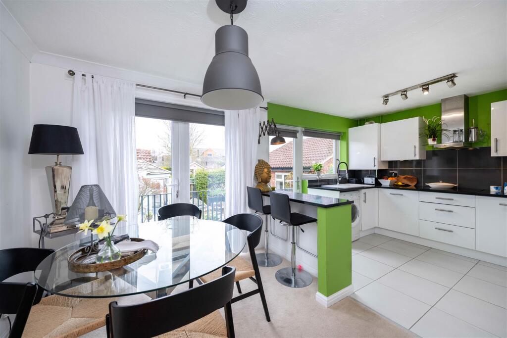 56 Roman Wharf + detached Studio Annex: Lincoln photo 4