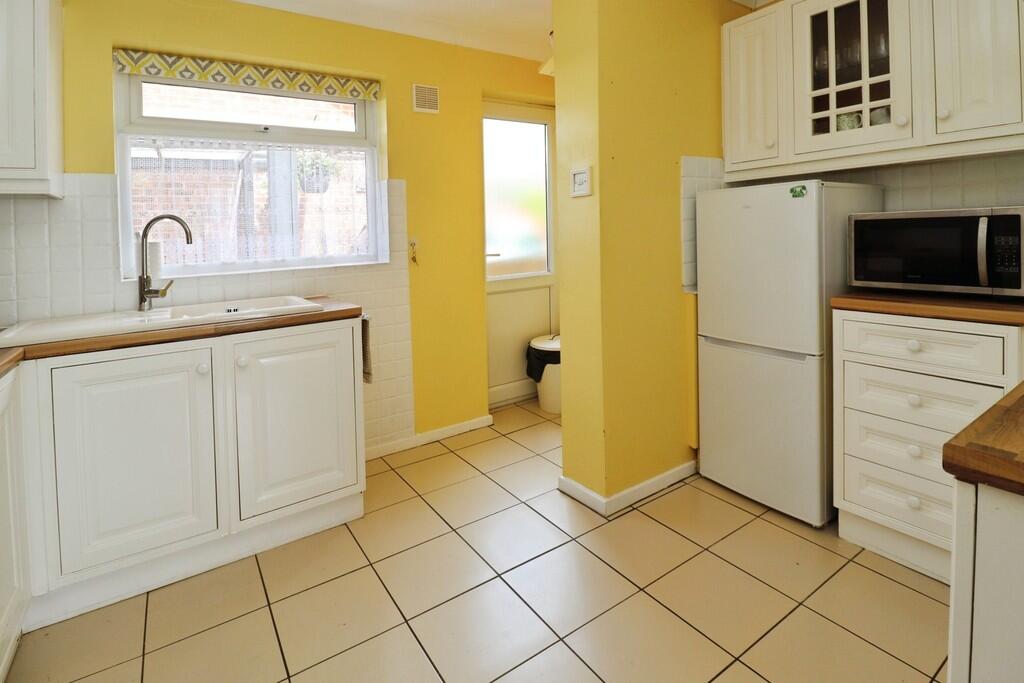 Renault Drive, Bracebridge Heath photo 4