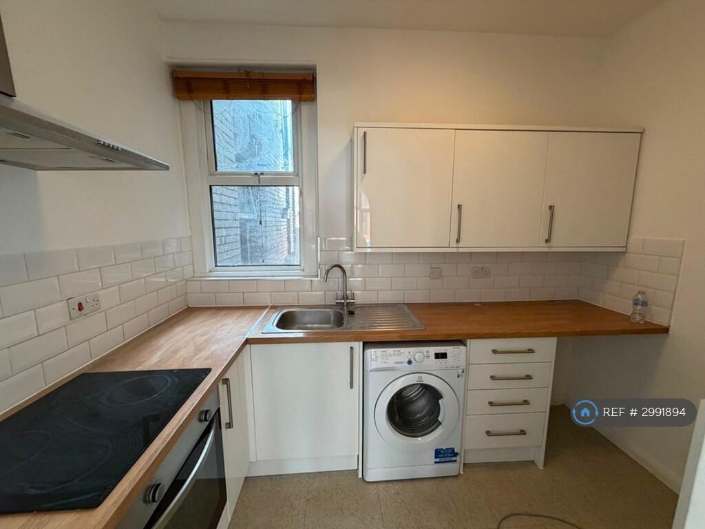Apartment in London - View 4