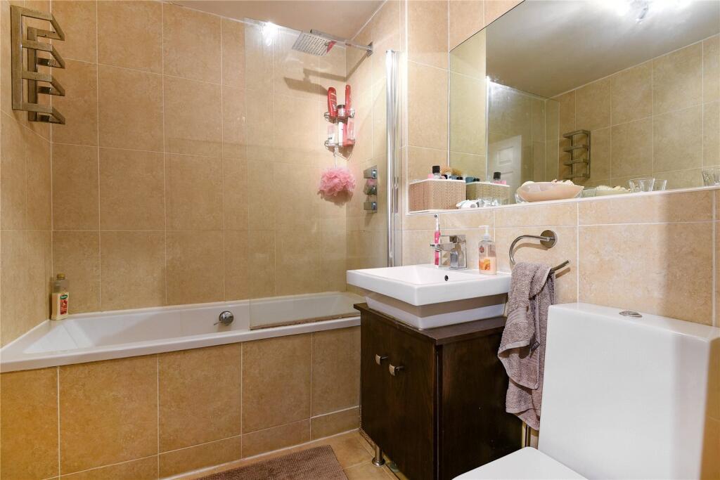 Apartment in Wokingham - View 5