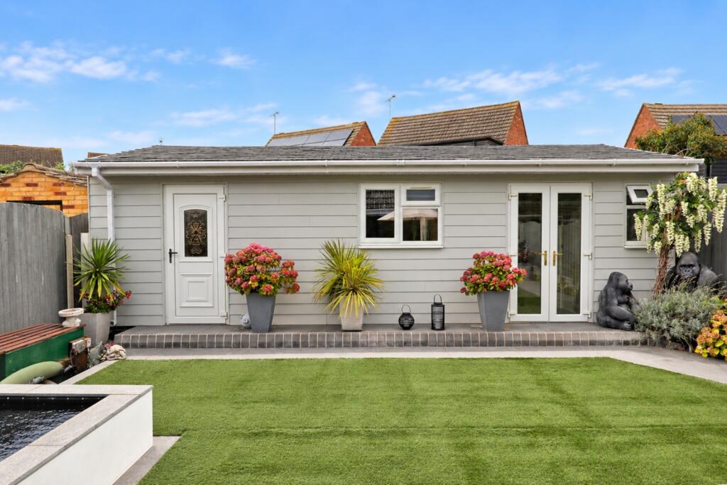 House in Southend-on-Sea - View 2