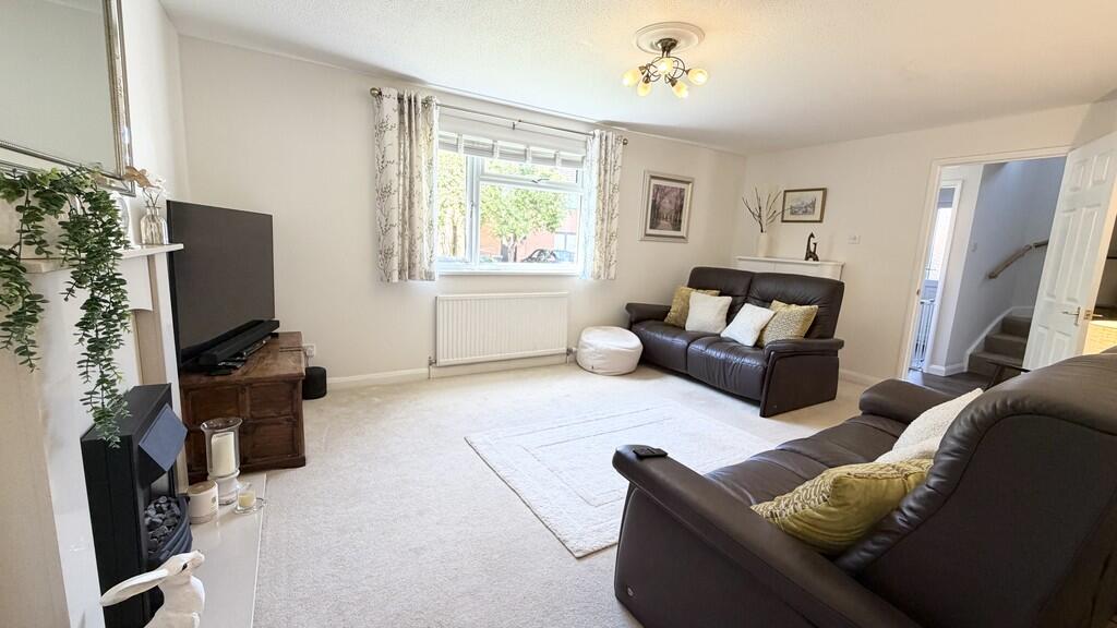 House in Brackley, West Northamptonshire - View 5