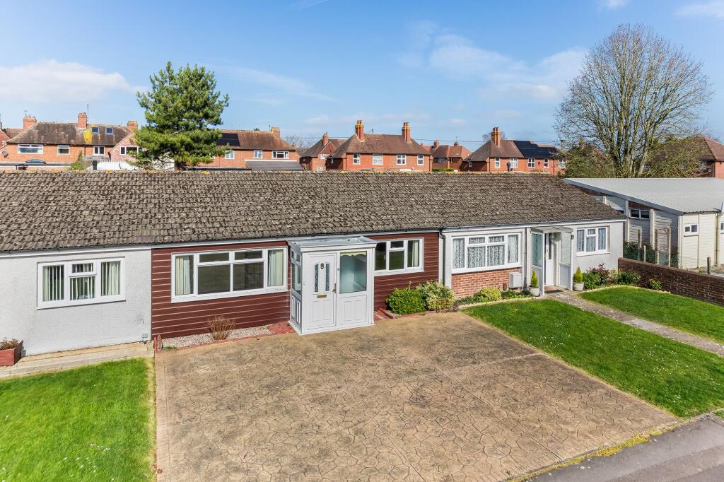 Main image of property: Laburnum Grove, Didcot, OX11