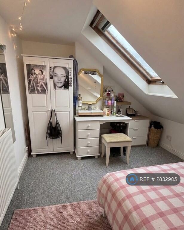 5 bedroom terraced house for rent