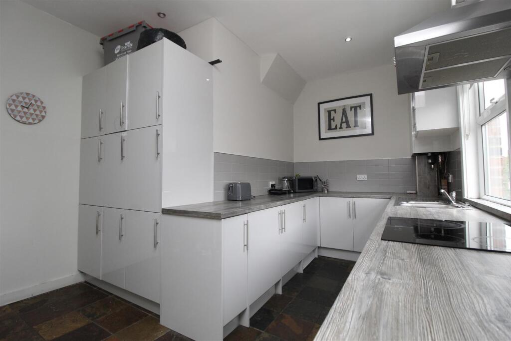 House in Leeds, Hill Top, Sandford - View 3