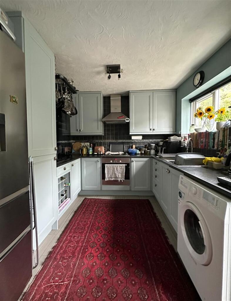 Lingfield Close, Chippenham photo 4