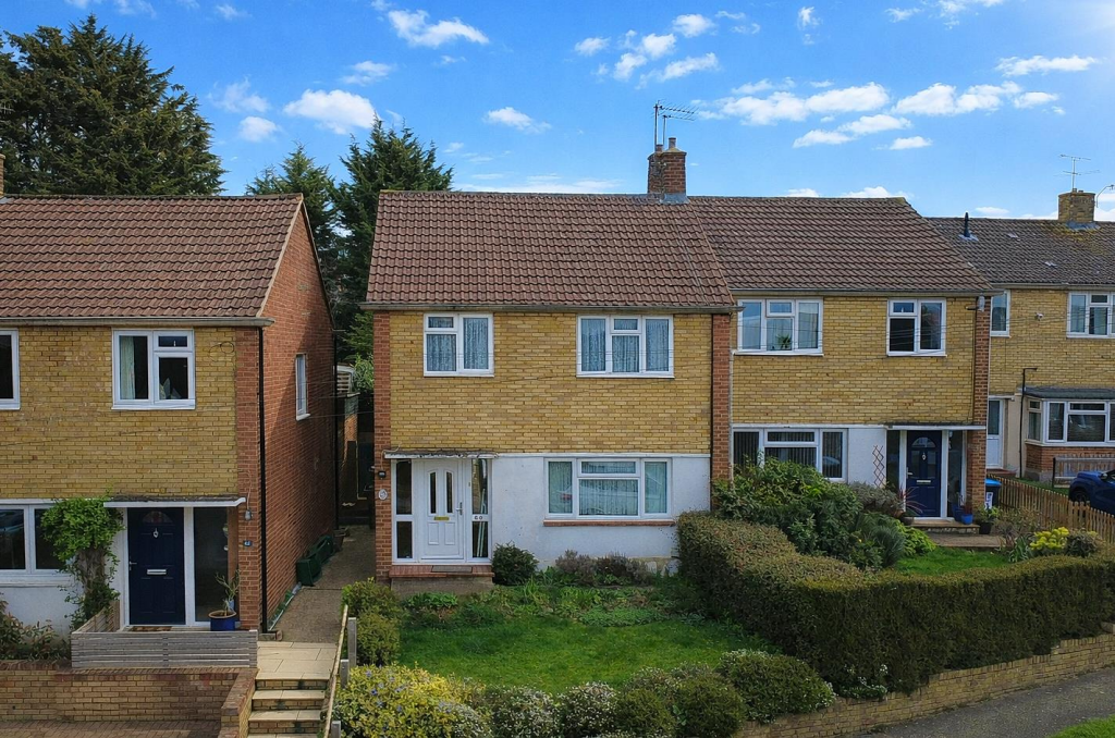 Main image of property: Stonelea Road, Bennetts End, Hemel Hempstead