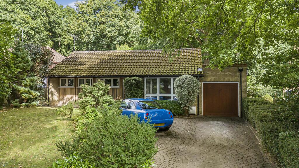 Main image of property: Reddings, Welwyn Garden City, AL8