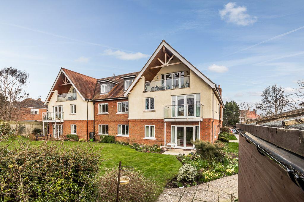 Main image of property: Salterton Road, Exmouth, EX8 2EN