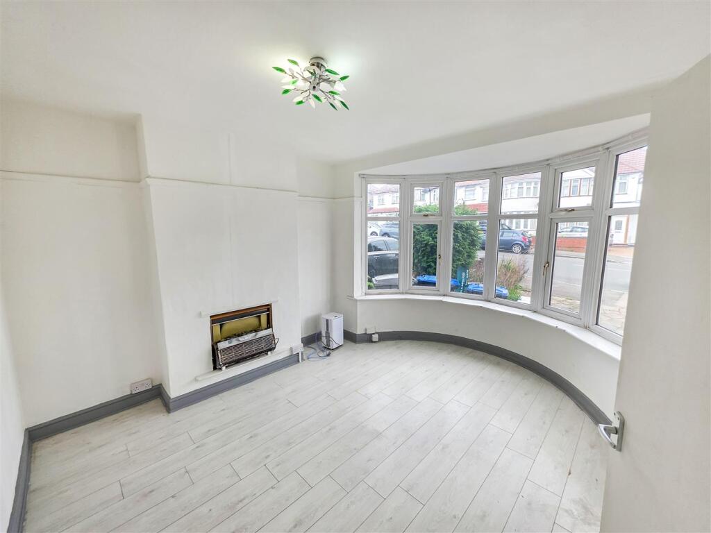 House in London - View 3
