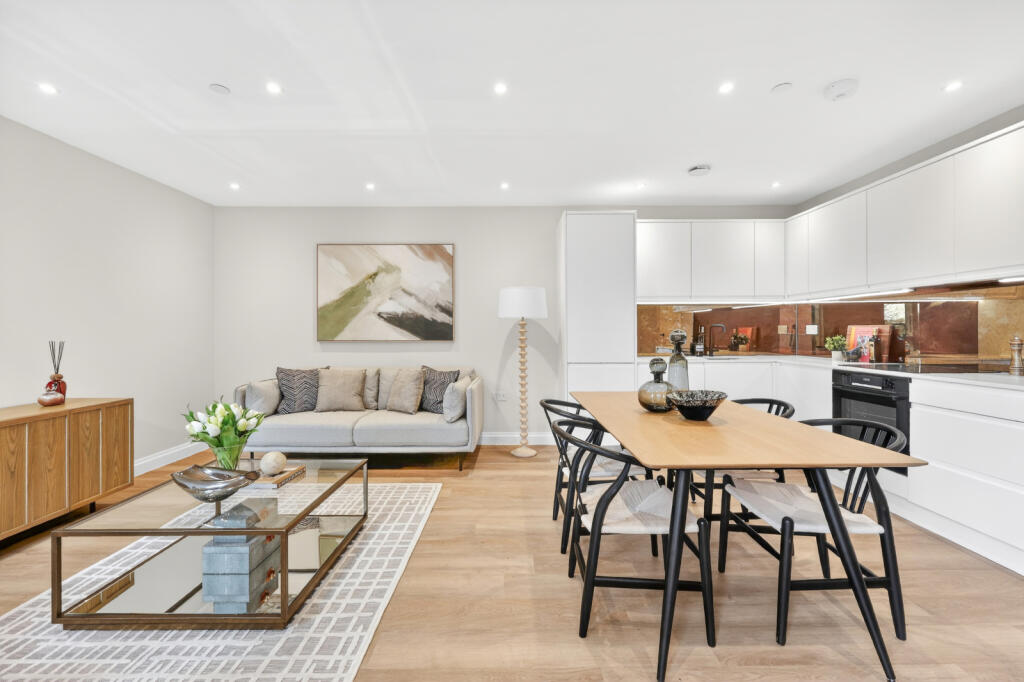 Novella Apartments, High Road, Chigwell, IG7 photo 3