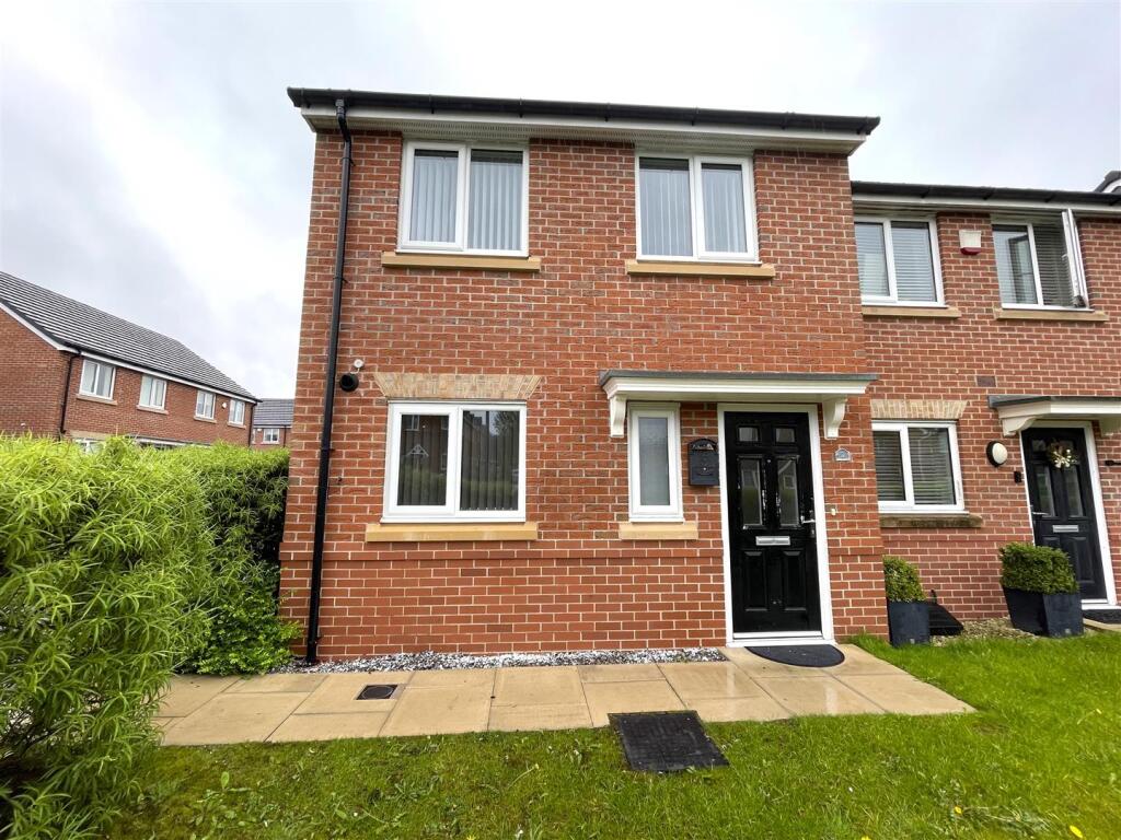 Main image of property: Rossett Close, Middleton, Manchester, M24
