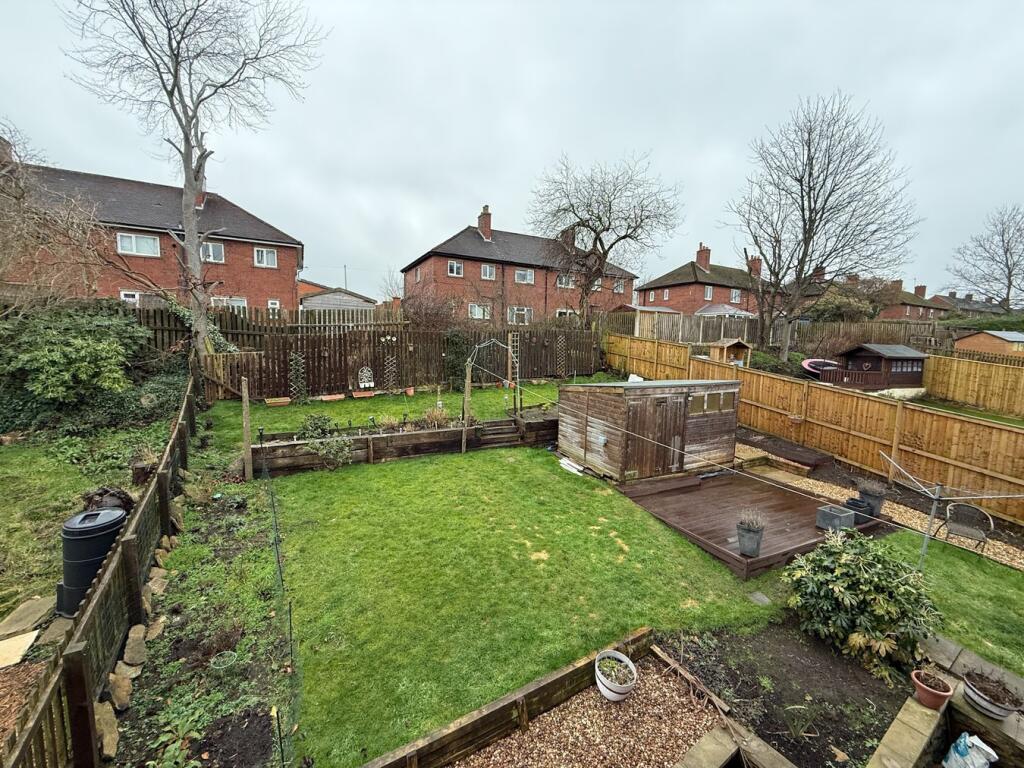 Roundway, Honley, Holmfirth, HD9 photo 2