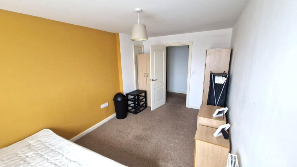 Apartment in Liverpool - More