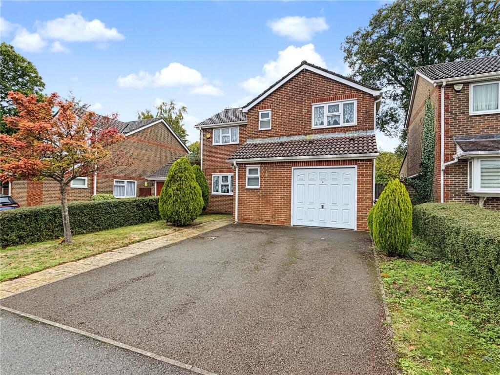 4-bed detached on Lambsfrith Grove, Hempstead, Kent, ME7, £500,000