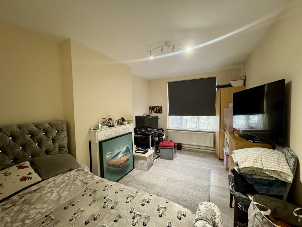 Kingsbury Road, London photo 2