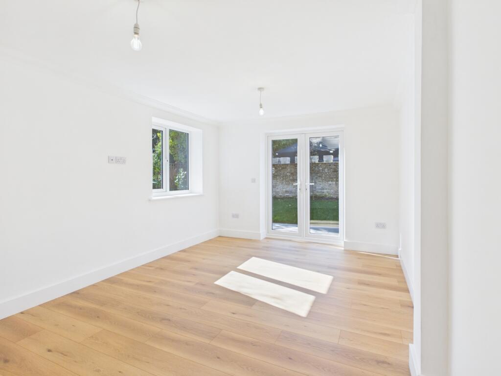 Lady Hatton Place, Stoke Poges, Buckinghamshire, SL2 photo 4