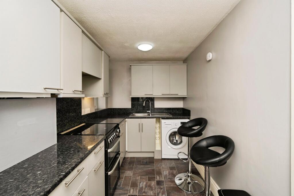Apartment in Chester - View 3