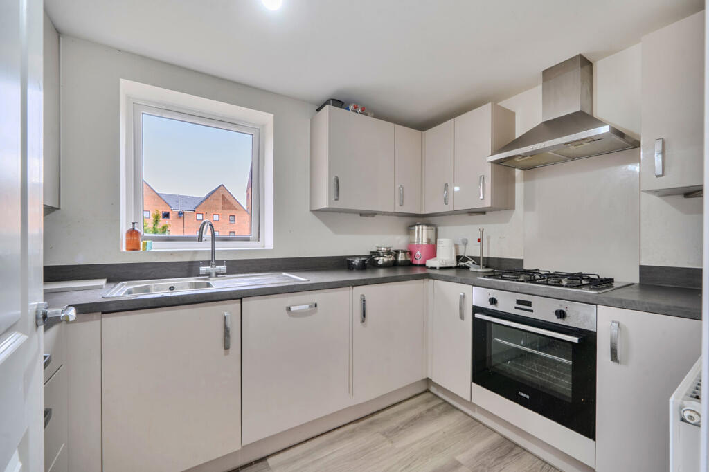 Apartment in Hemel Hempstead, Kingsbrook - View 3