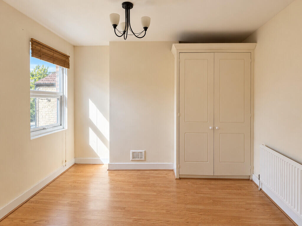 Apartment in Croydon, Addiscombe - View 2
