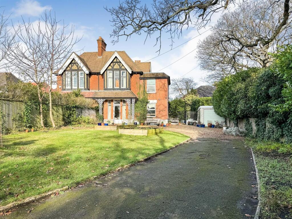 Main image of property: Bournemouth Road, Lower Parkstone, Poole