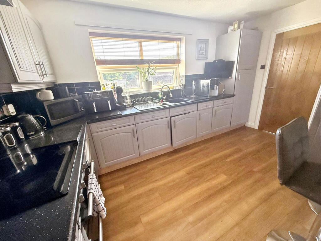 House in Sunderland, Ryhope - More