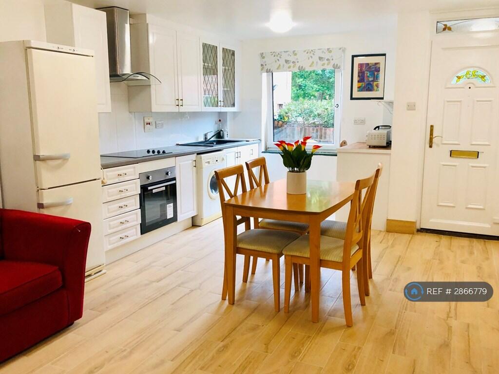 Main image of property: Cowdenbeath Path, London, N1