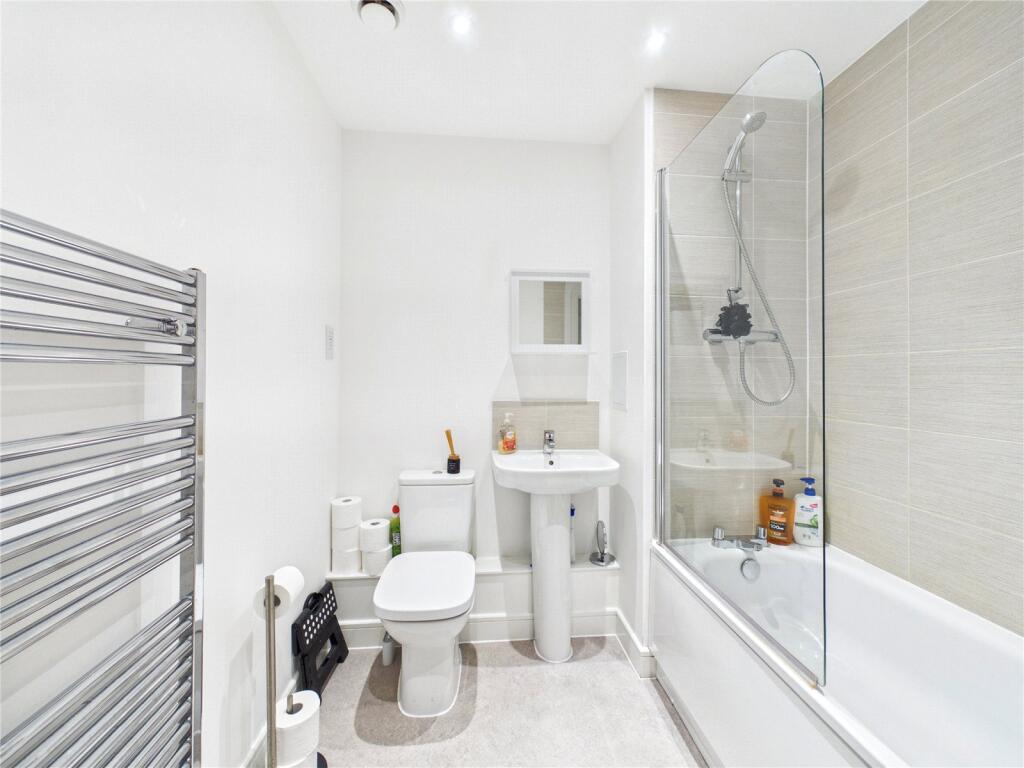 Apartment in Chelmsford, Waterside Development - View 5